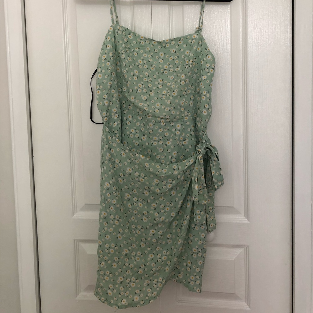 Forever 21 Green Floral Mini Dress